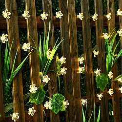 Set 2 Instalatii cu incarcare solara 5m si 50 flori , diverse culori